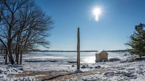 Carling House | Georgian Bay 3-bdrm lakefront Main House