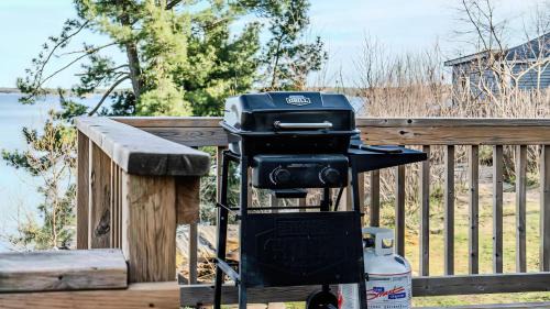 Carling House | Georgian Bay Lakeview Cottage - Rockwood #5