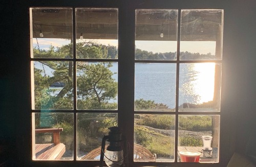 Byng Inlet Cottage | Georgian Bay Private island, unique authentic log cabin