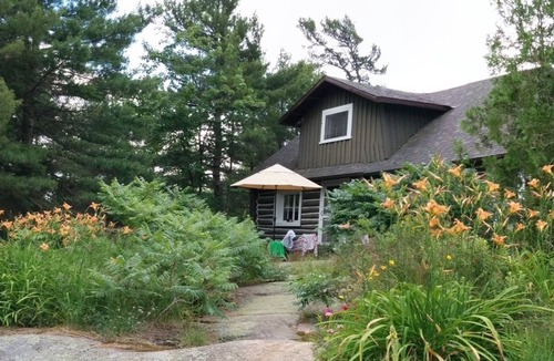 Byng Inlet Cottage | Georgian Bay Private island, unique authentic log cabin