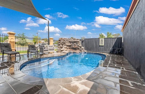 Echuca Hotel | Georgian Motor Lodge