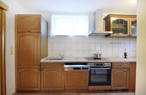 Krizine Apartment | Geräumige Kellerwohnung in der Nähe von Umag