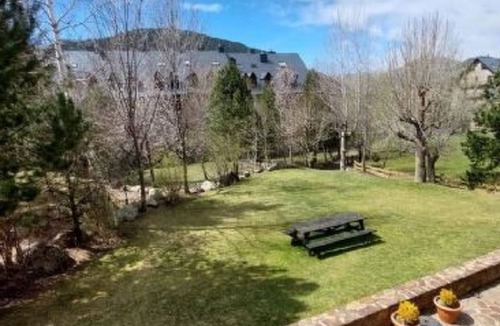 Pla de l'Ermita Apartment | Geräumige Wohnung mit Garten und Schwimmbad Herbasabina 5 Vall de Boí by Interhome