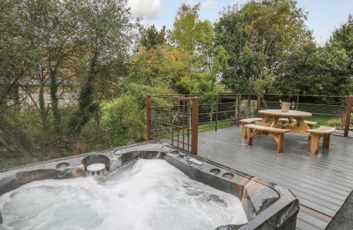 St Harmon House | Ger Yr Afon Cottage