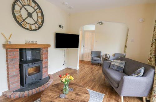 St Harmon House | Ger Yr Afon Cottage