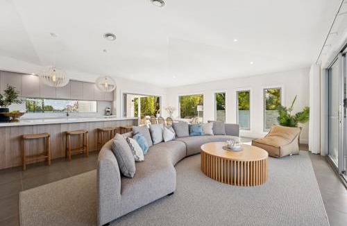 Korora House | Gerald's Break Away - Style and luxury with Pool