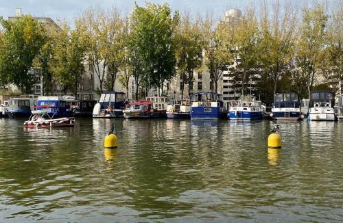 La Villette Apartment | Geranimus Loire Quay