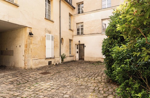 Saint-Louis Apartment | GERANIMUS The Queen's Cocoon