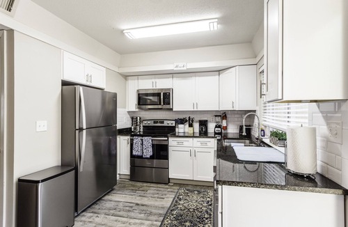 Germantown Condo | Germantown - 30 day minimum