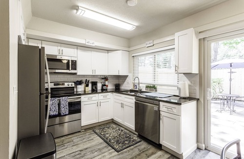 Germantown Condo | Germantown - 30 day minimum