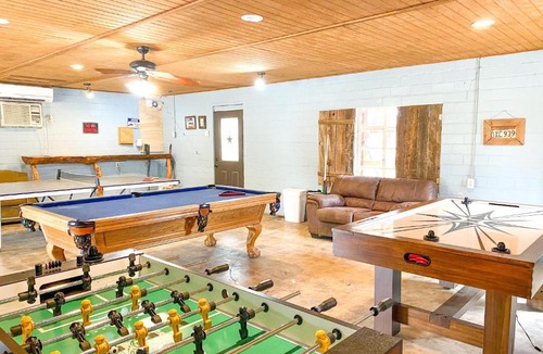 Seguin House | Geronimo Creek Retreat Getaway Cabin #1