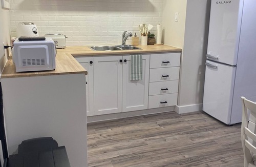 Dartmouth Apartment | Gertie's Nook: Charming Private Studio Space close to everything!