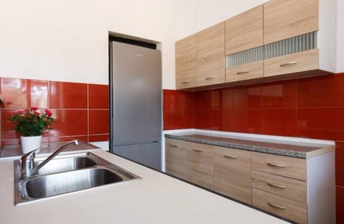 Drnis House | Gesamtes Haus mit Swimmingpool & Tennisplatz