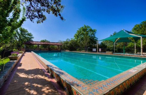 Hunt House | Get away at Mo-Ranch!