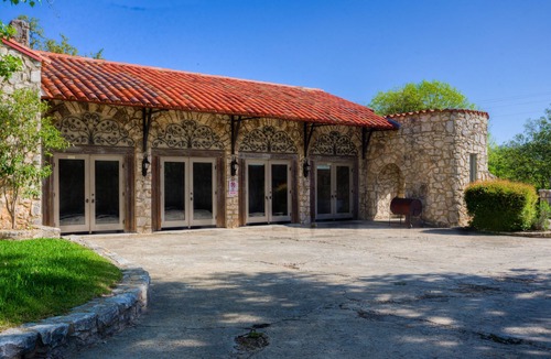 Hunt House | Get away at Mo-Ranch!