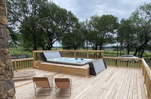 Waco House | Get away cabin with 4 acres close to town!