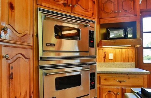 Waco House | Get away cabin with 4 acres close to town!
