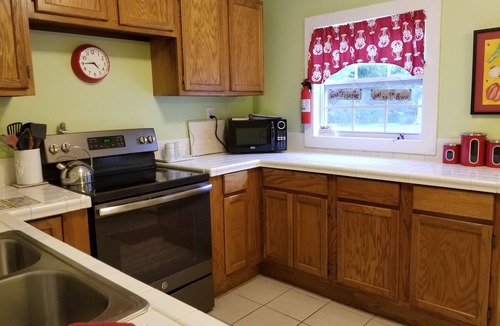 Gulf Shores Cottage | Get away from it all! Pet friendly. Fenced yard. No stairs!