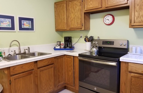 Gulf Shores Cottage | Get away from it all! Pet friendly. Fenced yard. No stairs!