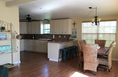 Long Mott House | Get Away from It All! Waterfront Home on San Antonio Bay! 300' Private Pier!