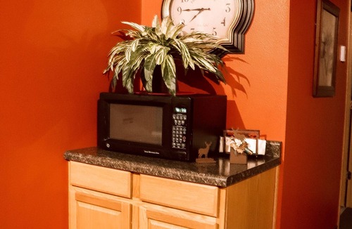 Pilot Grove Cabin | Get Away from the Bustle of the City