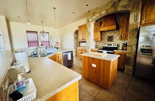 Sutherland Springs House | Get away from the city and experience country living
