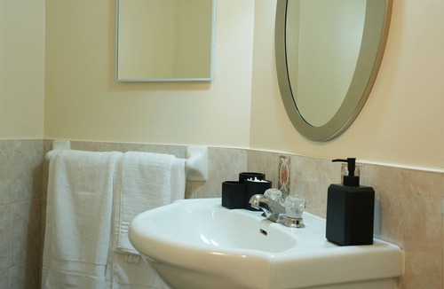 Richmond Hill House | Get Cozy and Comfortable at Our Fully Furnished Basement Suite!