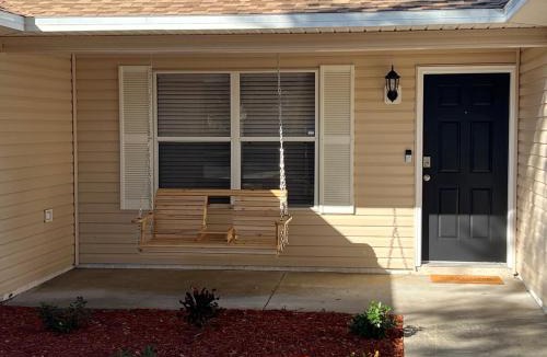 Lady Lake House | Get cozy in this Renovated home by the Villages