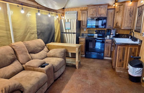 Bryant Cabin | Get InTents indoor pool, hot tub, & more!