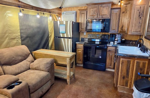 Bryant Cabin | Get InTents indoor pool, hot tub, & more!