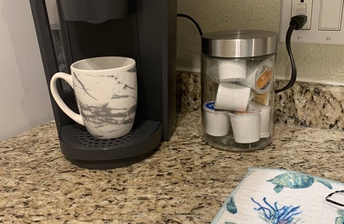 Bay Area Condo | Get it while you can. Feels like home. Roomy condo full kitchennn