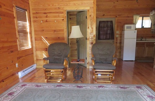 East Bernstadt Cabin | Get "lost in the woods" At This Totally Secluded, Romantic & Intimate Cabin!