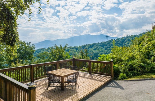 Chalet Village Cottage | Get Ober Excited For Mountain Snow