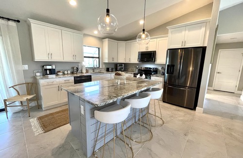 Englewood East House | * Get ready to unwind, recharge, and make unforgettable memories! *