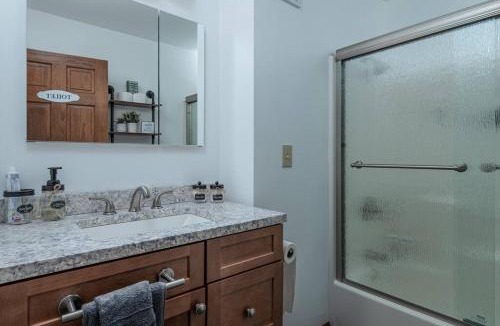 Poultney House | Getaway at 4214