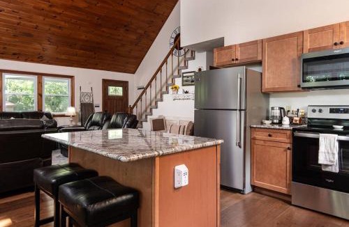 Poultney House | Getaway at 4214