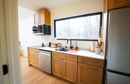 Linden House | Getaway Cabin Retreat with Hot Tub, Sauna, and Cold Plunge