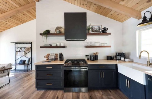 Running Springs Cabin | Getaway Cabin | Spa & Deck | Romantic Fireplace