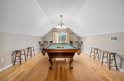 Taylorsville House | Getaway Cove Cottage with Private Beach