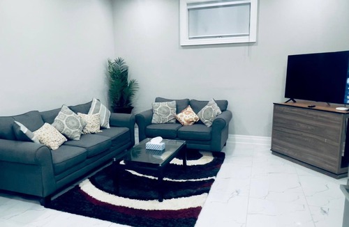 Pickering House | Getaway Custom Luxurious Home & Affordable Price