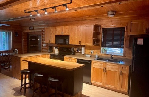 Vermilion Bay Cabin | Getaway/Fishing Cabin on Famous Eagle Lake