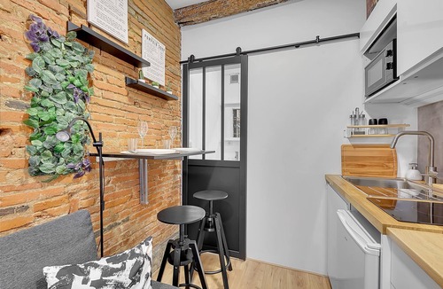 Carmes Apartment | Getaway For 2, Beautiful Studio Near The Garonne