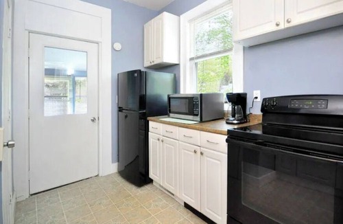 Winchester Apartment | Getaway for a weekend!