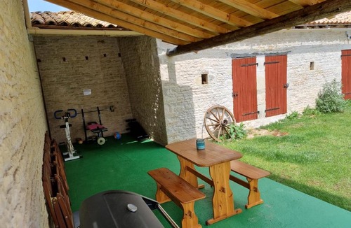 Maire-Levescault Apartment | getaway