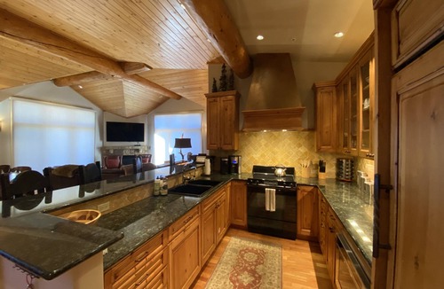 Mount Crested Butte Condo | Getaway in CB with your family @ 4 bedroom Penthouse@Black Bear Lodge!