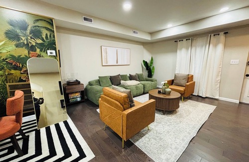 Fairlawn House | Getaway in Greater Navy Yard - 4BR/3BA -Sleeps 10+