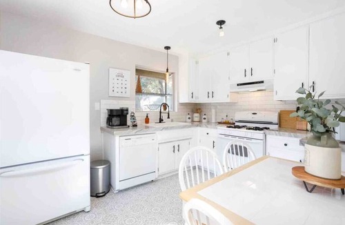 Arrowhead Villas Cabin | Getaway in Lake Arrowhead - Hot Tub, Views, Fireplace, EVchg