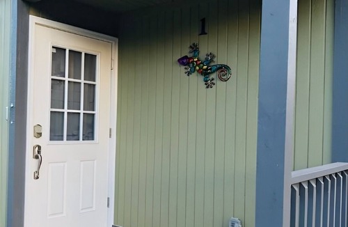 San Saba Cabin | Getaway In The Heart Of Texas. 5 Minutes From Colorado Bend State Park.