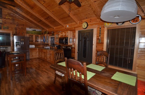 Huntsville Cabin | GETAWAY LOG CABIN with 2-ACRE POND FOR REST AND RELAXATION