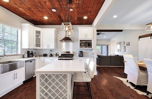 Eastside Promise Neighborhood House | Getaway Near River Walk DT | Yard BBQ Pet | Games
